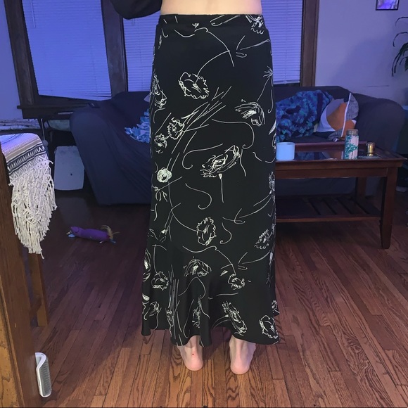 Tribal Patterned Maxi Ruffle Skirt - Picture 2 of 3